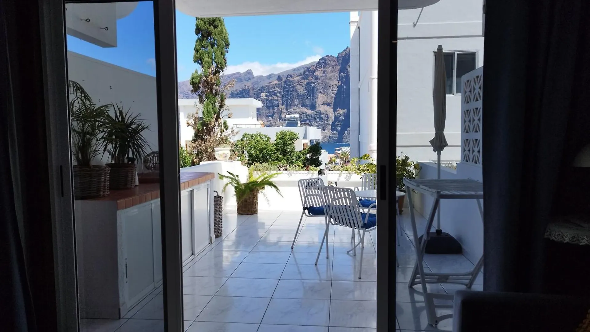 One-Bedroom With Views Of Los Gigantes location
